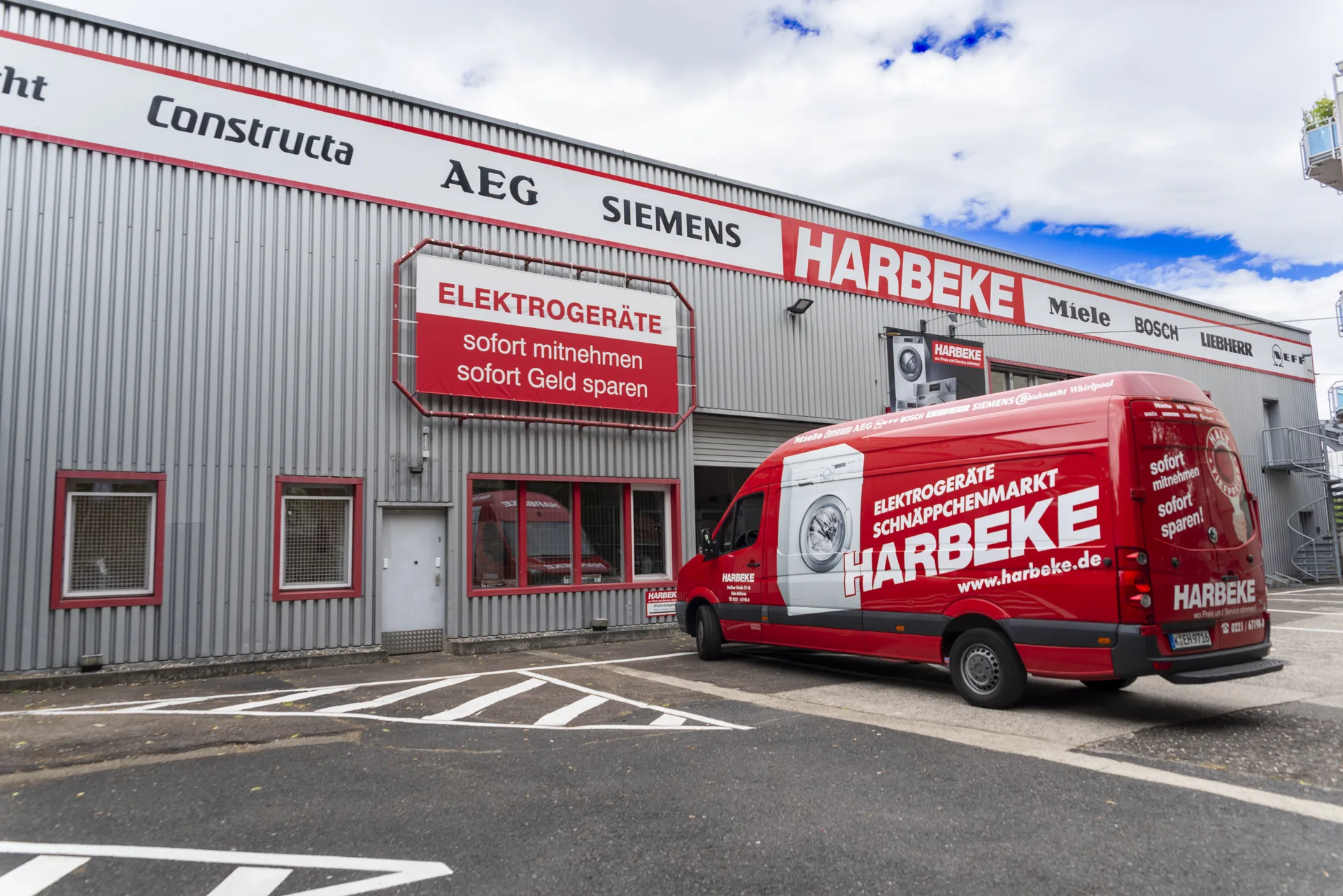 Harbeke Fachgeschäft in Köln-Mülheim, Außenansicht