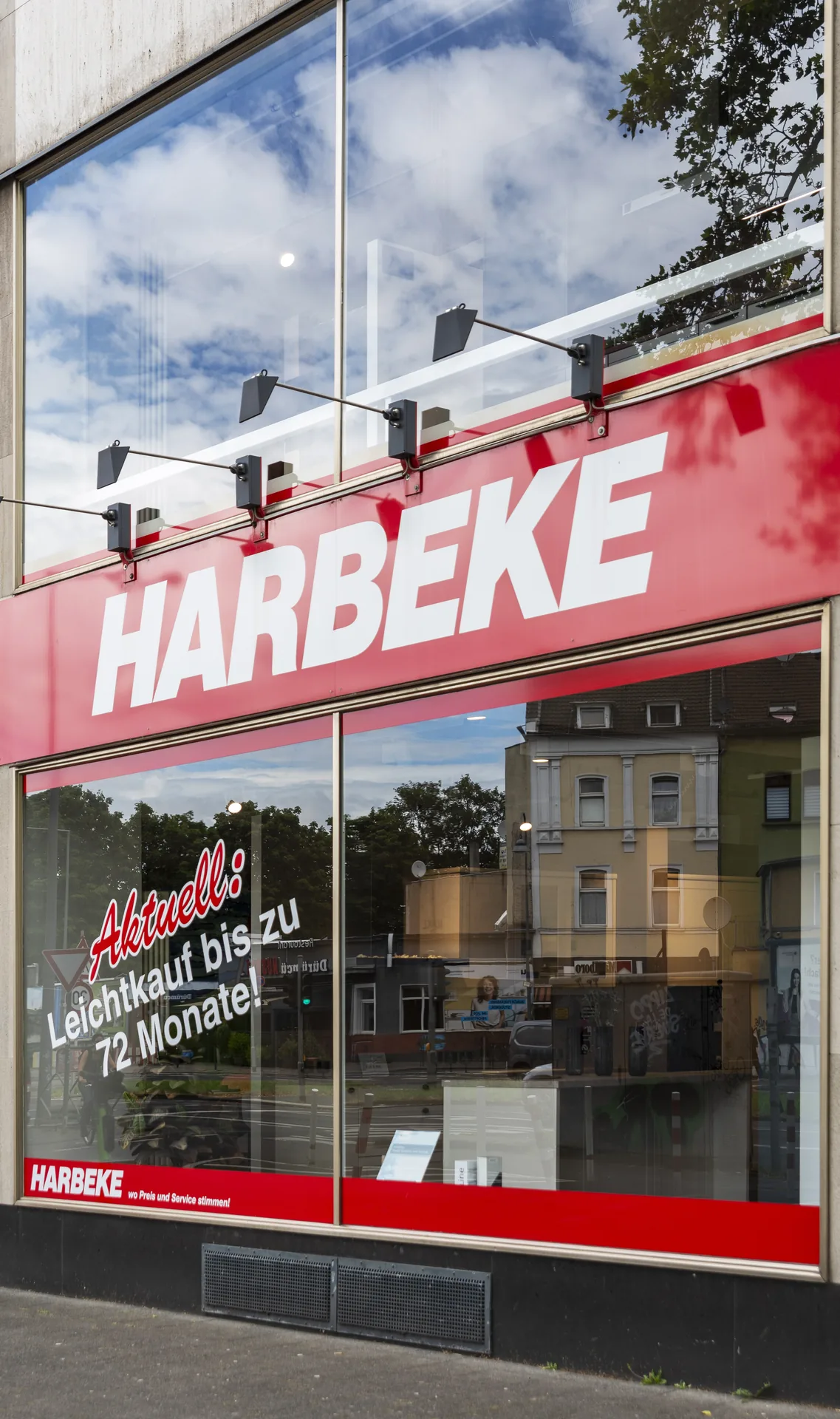 Harbeke Fachgeschäft in Köln-Mülheim, Außenansicht