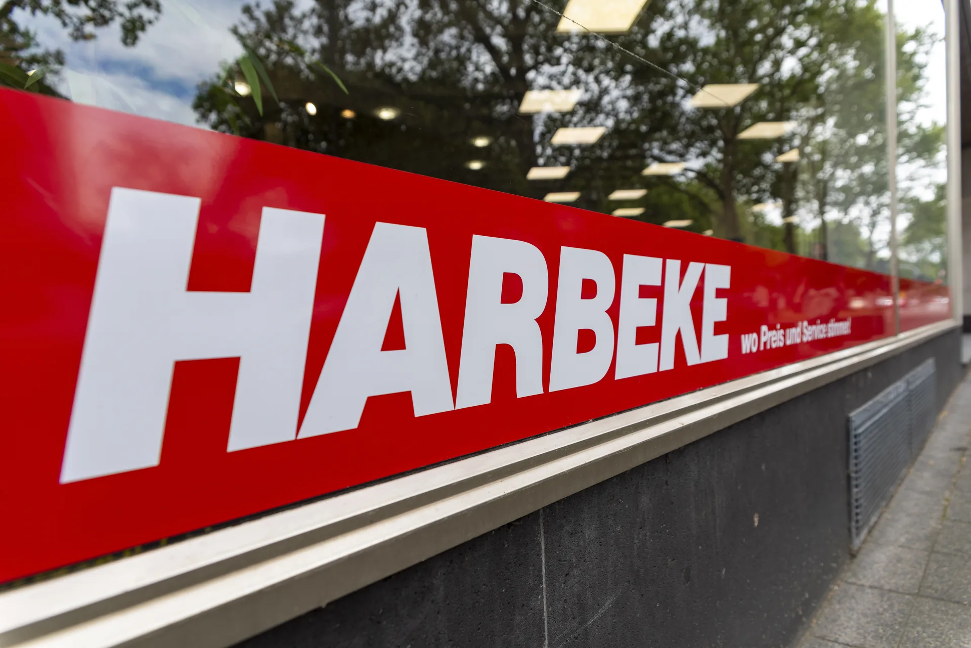 Harbeke Fachgeschäft in Köln-Mülheim, Außenansicht